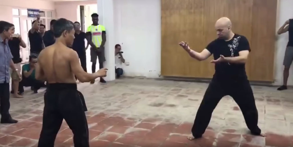 Wing Chun VS Karate brutal KO