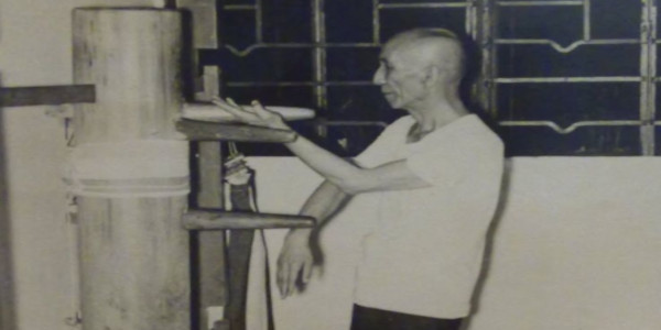 Ip Man performs Wing Chun Forms