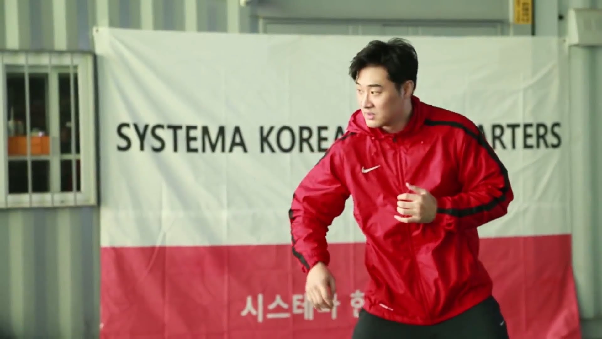 DK Yoo teaches combat system to Korean Special Forces