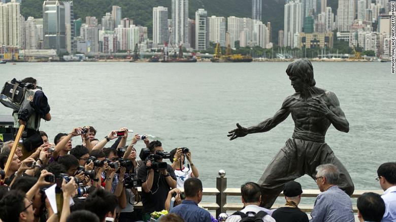 Bruce Lee Statue in Hong Kong