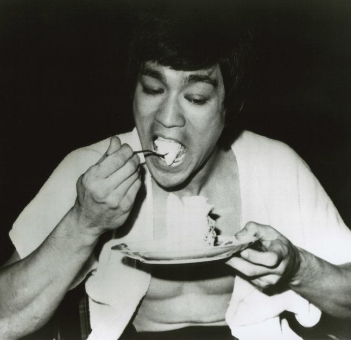 Bruce Lee Eating 