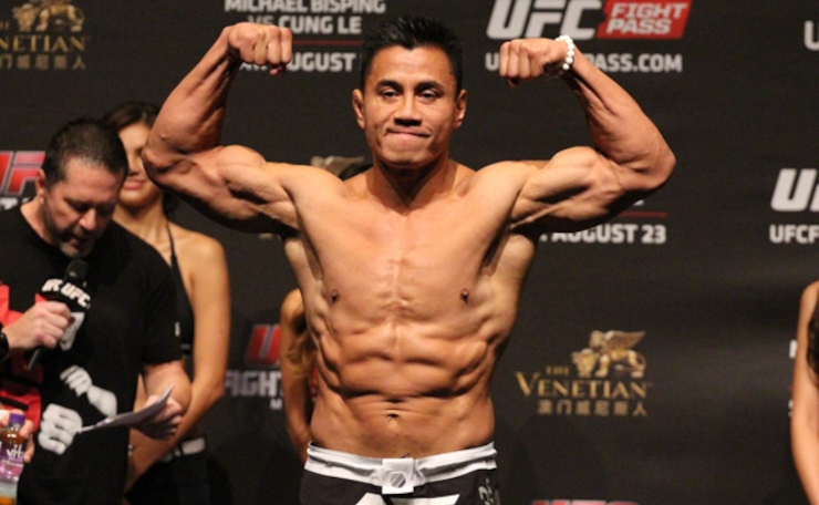 Pierre Flores Challenged Cung Le